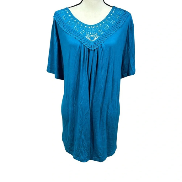 Folunsi VNeck Shirt NWT - Picture 1 of 4